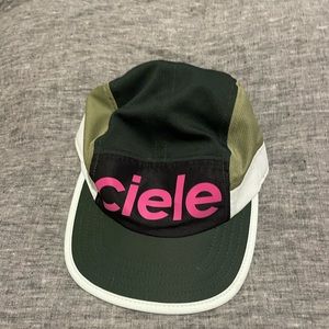 Ciele hat